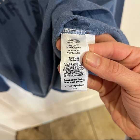 Life is Good Blue Women’s Long Sleeve Shirt Size M Land That I Love EUC - Picture 7 of 8